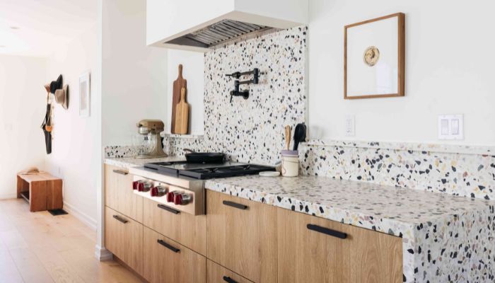 Gạch terrazzo lát mặt bếp hiện đại