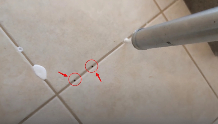 Cách xử lý nền gạch bị ộp bằng cách bơm keo